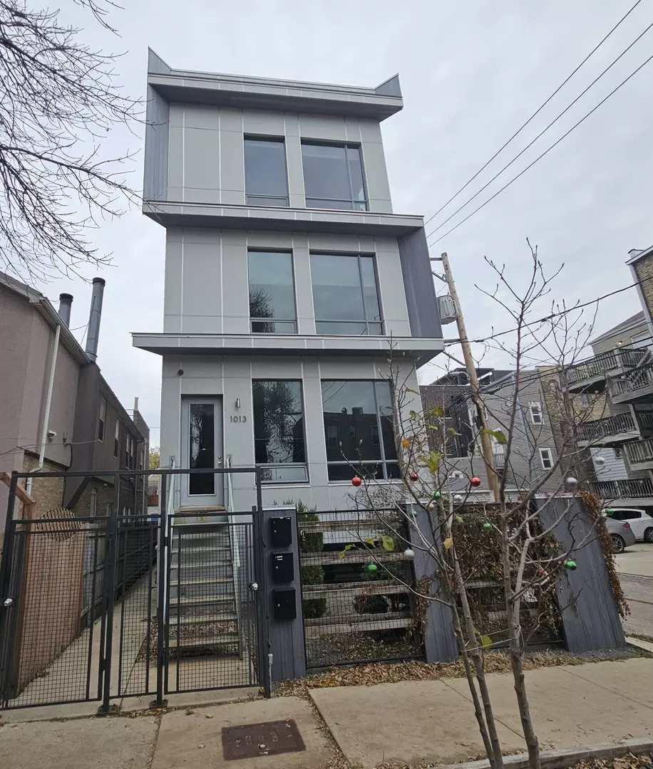 Chicago, IL 60622,1013 N Honore ST #1