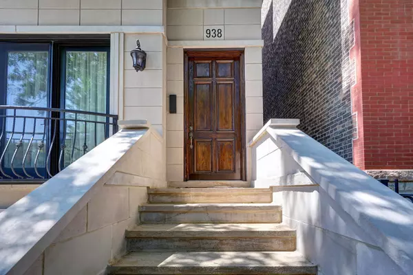 Chicago, IL 60622,938 N Washtenaw AVE