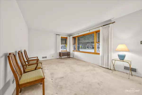 Elgin, IL 60120,1103 Hiawatha DR