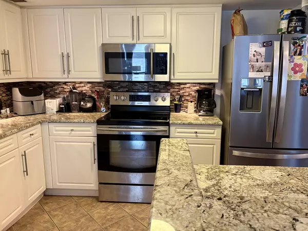 Chicago, IL 60654,Address not disclosed