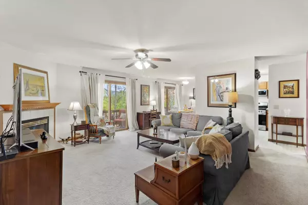 Carpentersville, IL 60110,1017 Brookdale DR