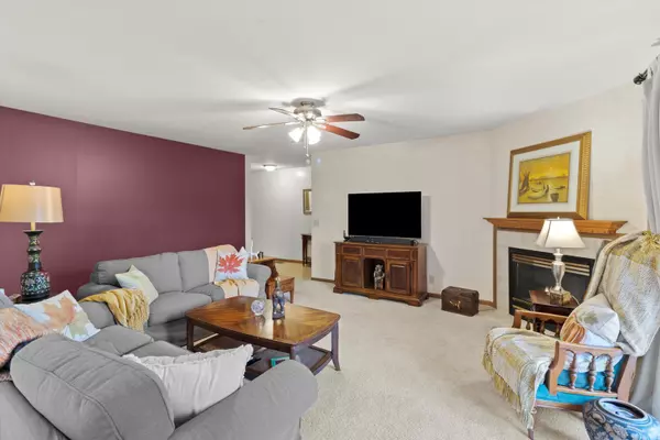 Carpentersville, IL 60110,1017 Brookdale DR