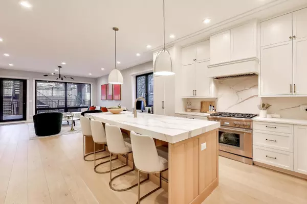 Chicago, IL 60614,1644 W Diversey Pkwy #1