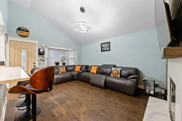 Bridgeview, IL 60455,7656 W 80th PL