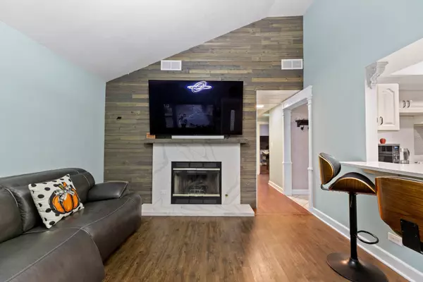 Bridgeview, IL 60455,7656 W 80th PL