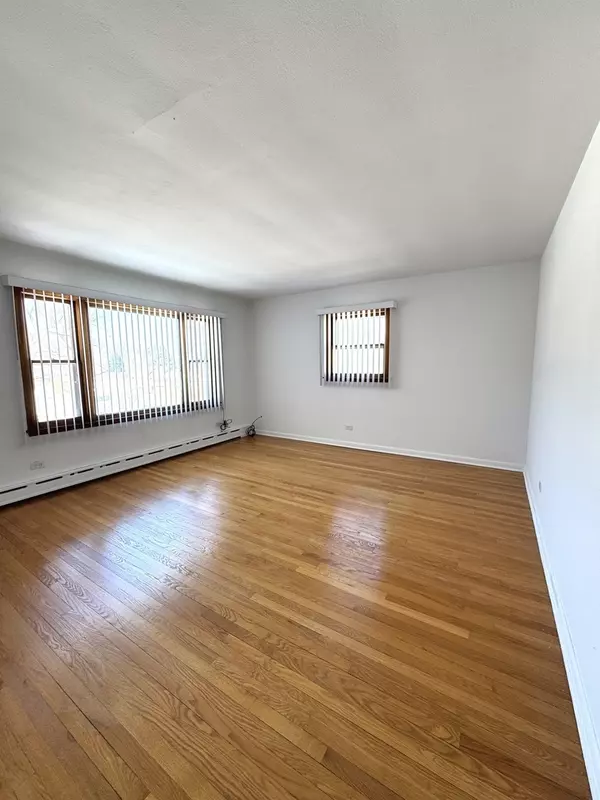 North Chicago, IL 60064,1915 Seymour AVE #2