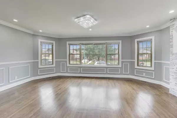 Chicago, IL 60628,10229 S Calumet AVE