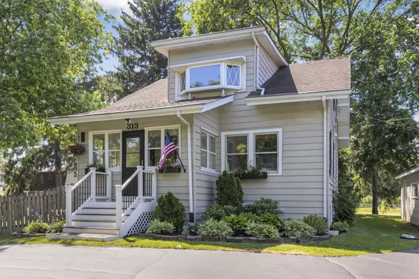 313 E Des Moines ST, Westmont, IL 60559