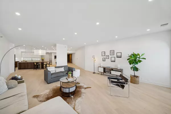 Chicago, IL 60611,680 N Lake Shore DR #604