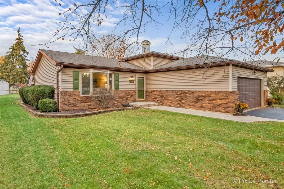 South Elgin, IL 60177,890 Greenfield AVE