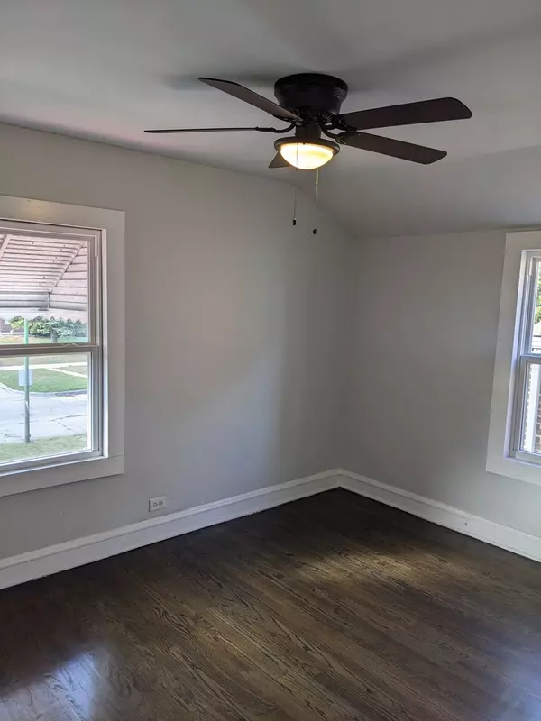 Chicago, IL 60619,8247 S Wabash AVE