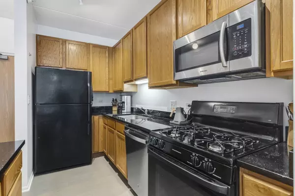 Evanston, IL 60202,515 Main ST #308