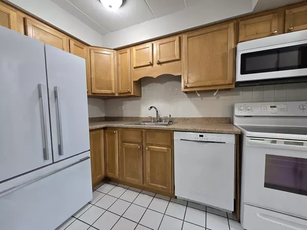 Forest Park, IL 60130,7740 Harvard ST #3A