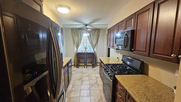 Lombard, IL 60148,1321 S Finley RD #105