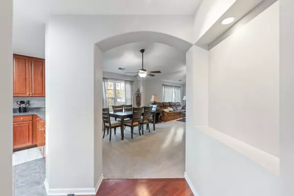 Warrenville, IL 60555,32802 Fowler CIR