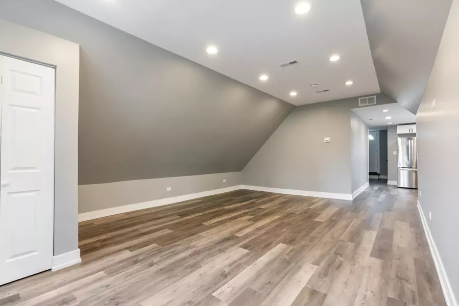 4624 N Springfield AVE #3, Chicago, IL 60625