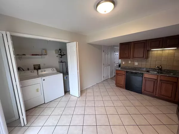 Aurora, IL 60505,1227 Marywood CT