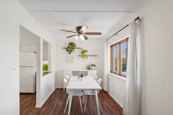 Arlington Heights, IL 60004,104 N Pine AVE #505