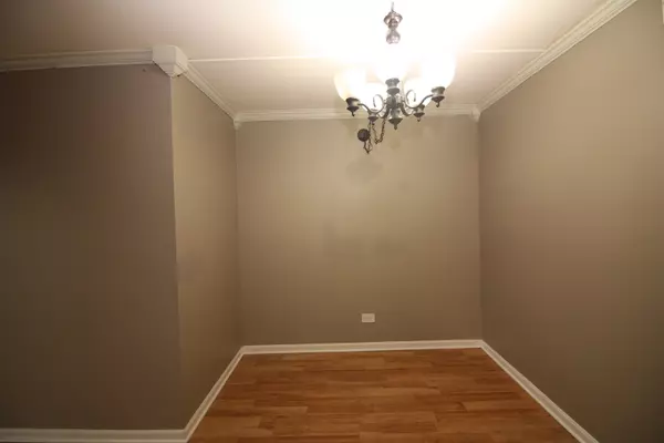 Rolling Meadows, IL 60008,5406 Chateau DR #4