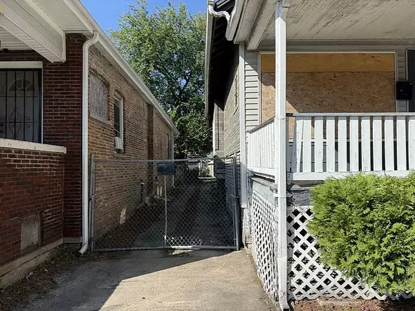 Chicago, IL 60636,7228 S Hermitage AVE