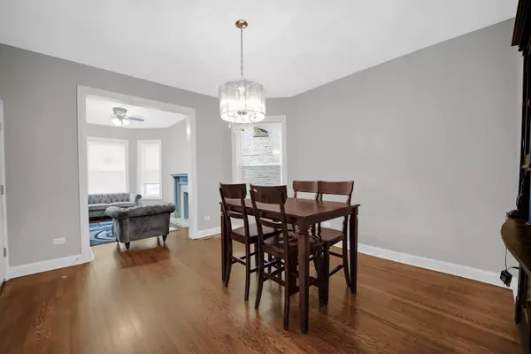 Chicago, IL 60637,6527 S Vernon AVE