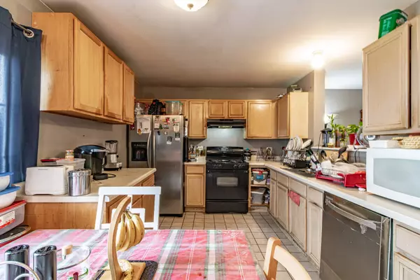 Hainesville, IL 60073,163 HOLIDAY LN