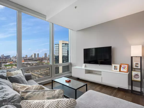 Chicago, IL 60654,500 W Superior ST #1202