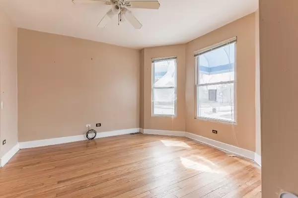 Chicago, IL 60636,6955 S Honore ST