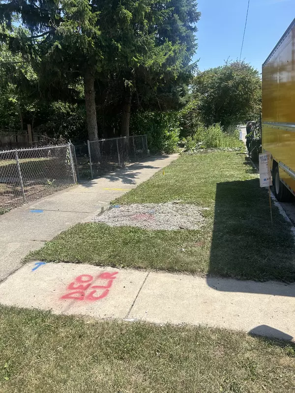 Chicago, IL 60628,11615 S Lafayette AVE