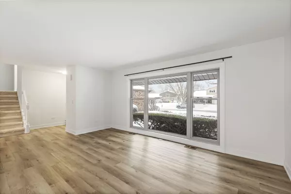 Arlington Heights, IL 60004,2643 N Prindle AVE