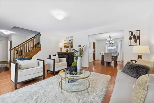 Naperville, IL 60565,312 Leeds CT