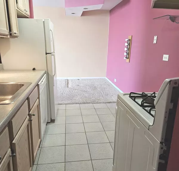 Hoffman Estates, IL 60194,1375 Rebecca DR #219