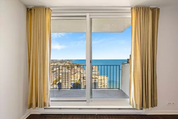 Chicago, IL 60660,6033 N Sheridan RD #43H