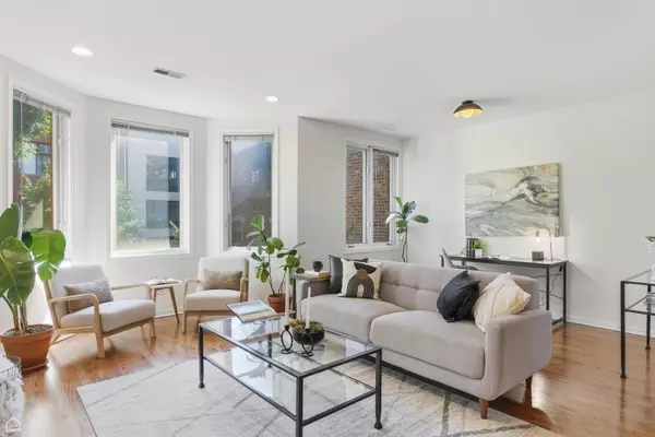 Chicago, IL 60622,830 N HERMITAGE AVE #2