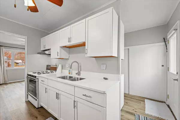 Urbana, IL 61801,709 E Michigan AVE