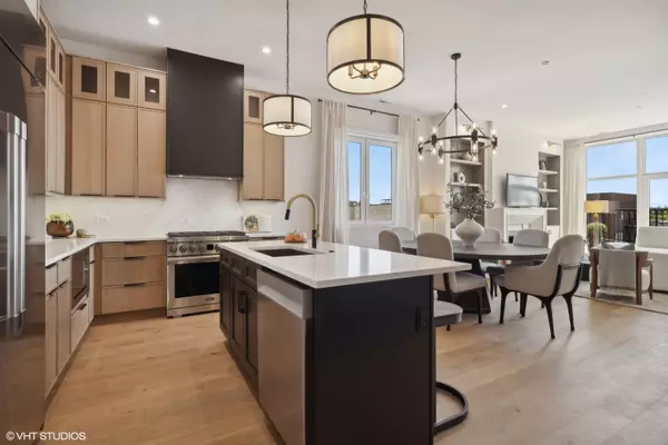 Chicago, IL 60613,1615 W Irving Park RD #1S