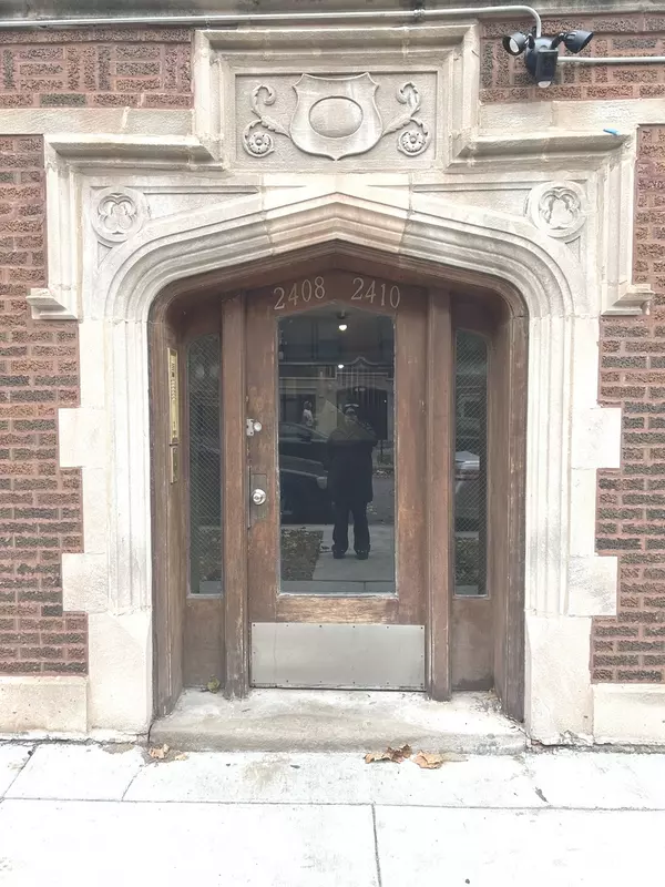 Chicago, IL 60649,7655 S Yates BLVD #2410-2