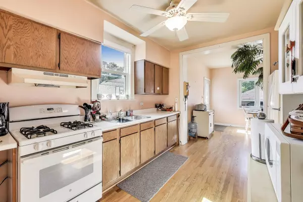 Chicago, IL 60631,5916 N Avondale AVE