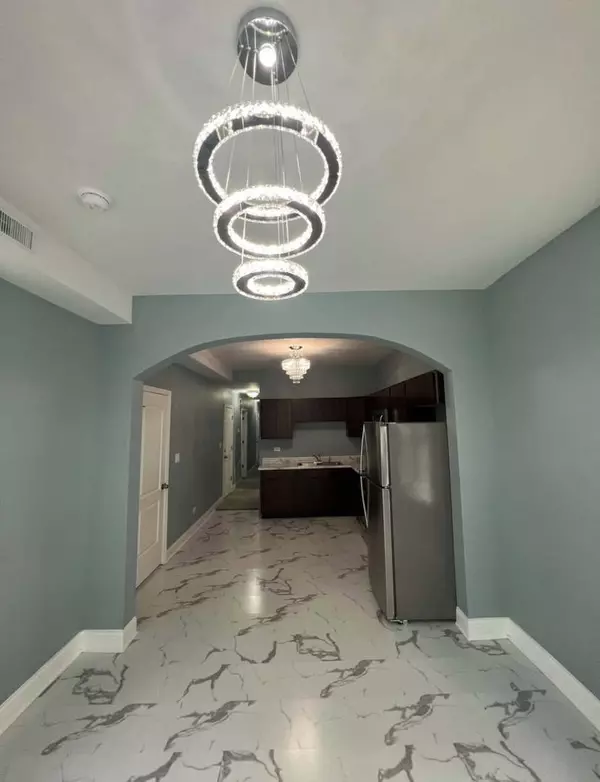 Chicago, IL 60624,541 N Lawndale AVE