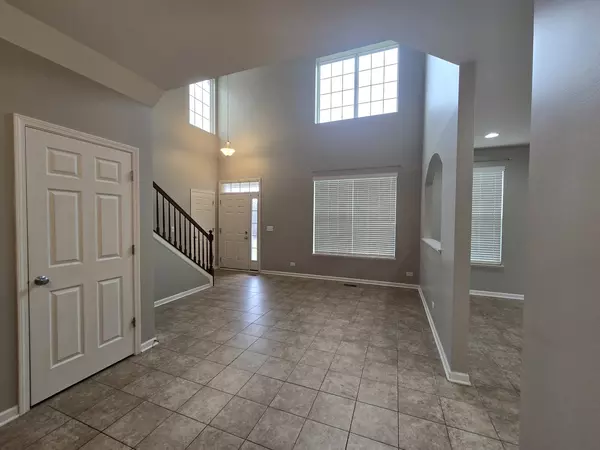 Round Lake, IL 60073,460 S Jade LN