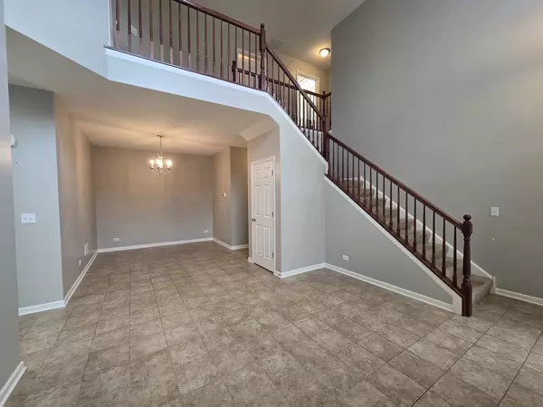 Round Lake, IL 60073,460 S Jade LN