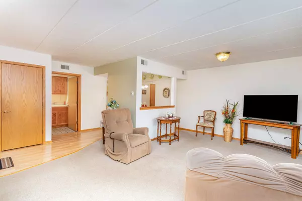 Crestwood, IL 60418,4920 W 134th CT #207