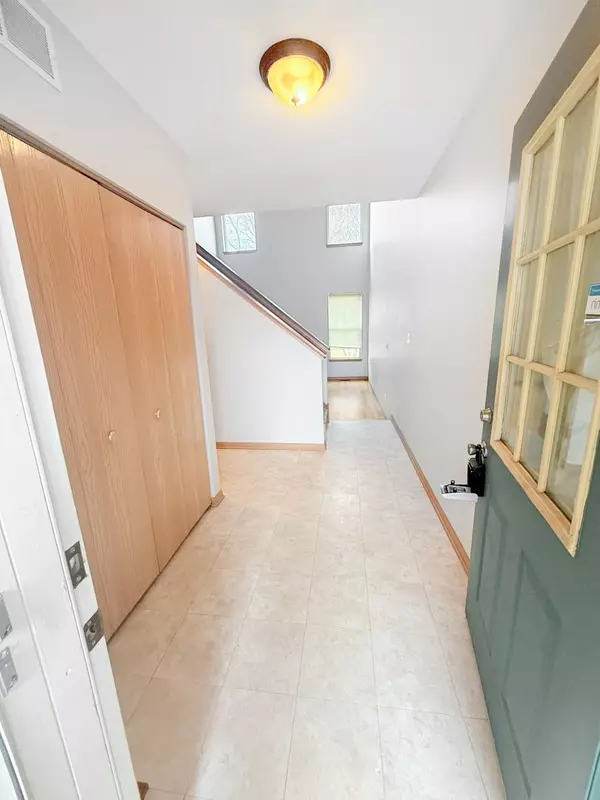 Elgin, IL 60120,1533 Keystone CT