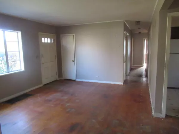 Deerfield, IL 60015,1052 Greenwood AVE