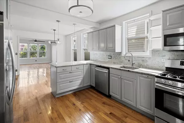 Chicago, IL 60647,2032 N Whipple ST #2