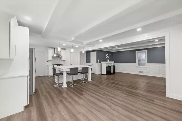 Joliet, IL 60435,1317 Waverly PL