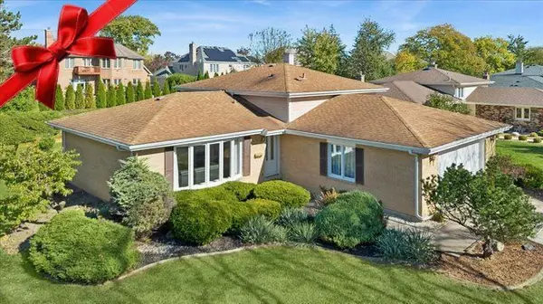 1614 Holly AVE, Darien, IL 60561