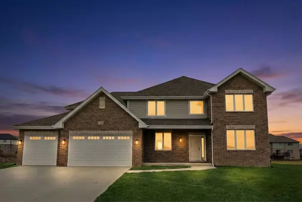 8195 Stanley TRL, Frankfort, IL 60423