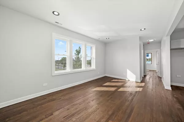 Chicago, IL 60644,733-35 S Lavergne AVE