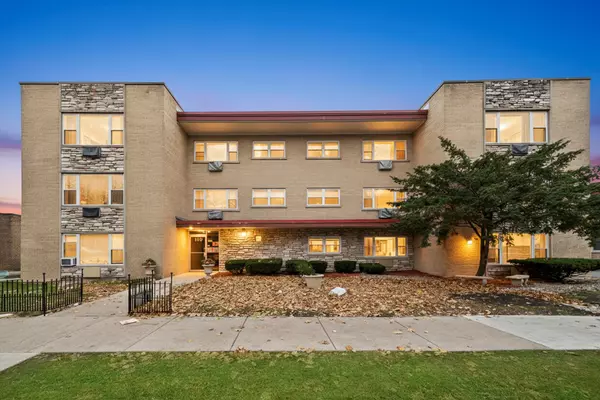 415 S Maple AVE #202, Oak Park, IL 60302